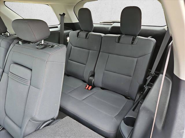 Used 2025 Ford Explorer Active AWD/4WD image 20