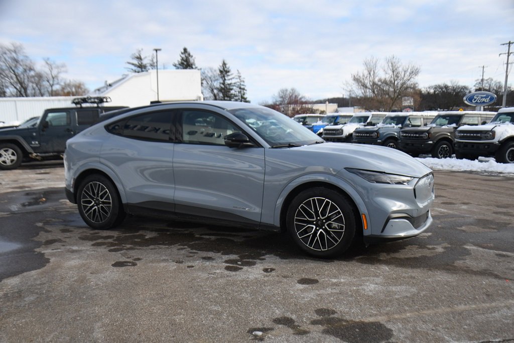 Used 2025 Ford Mustang Mach-E Premium image 8