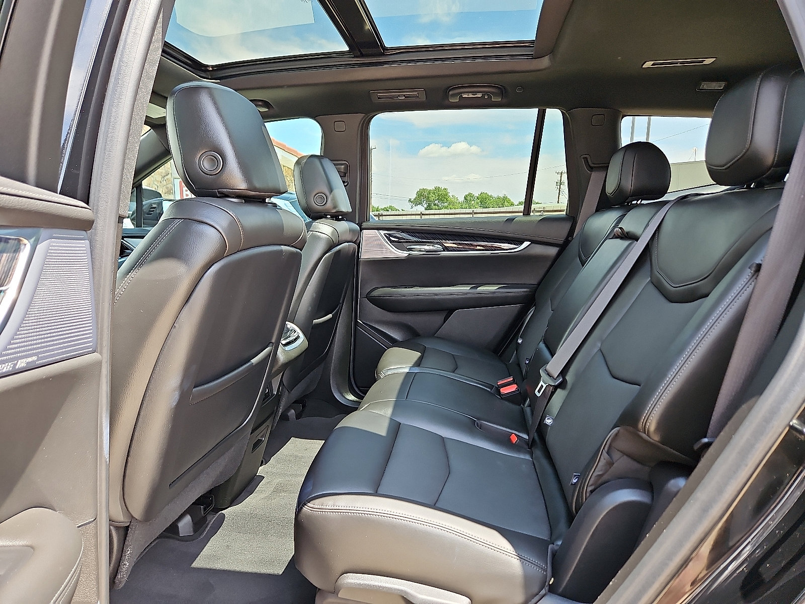 Used 2024 Cadillac XT6 Premium Luxury image 7