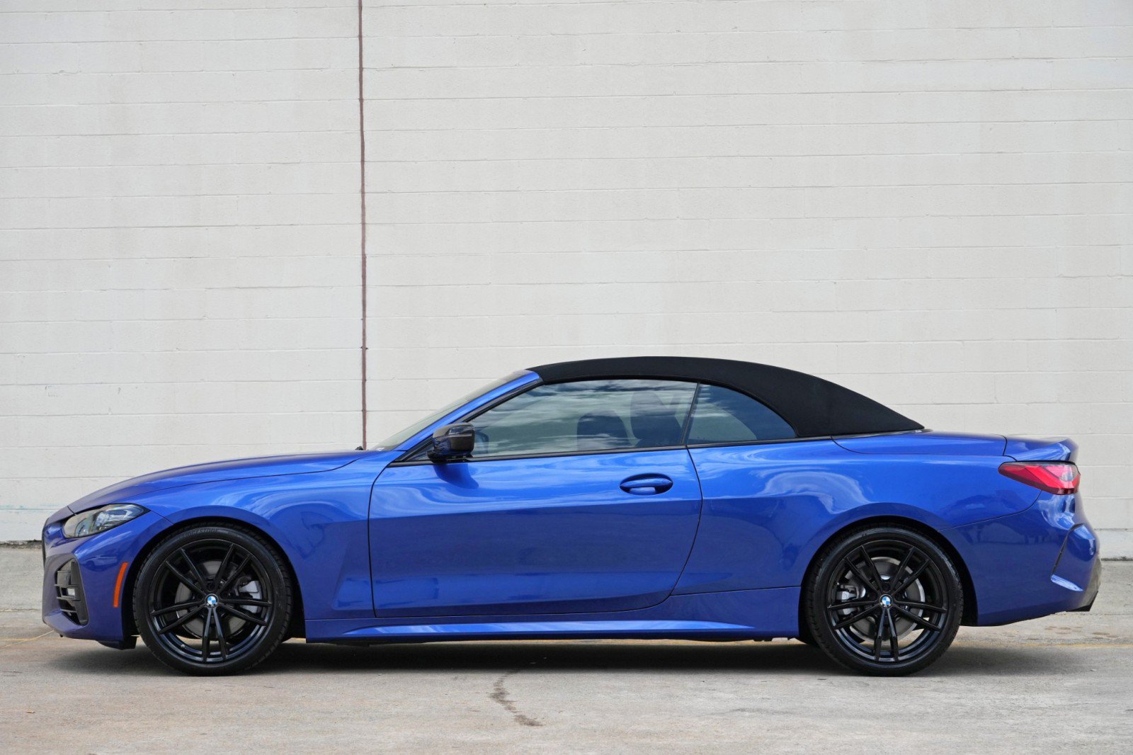 Used 2022 BMW 430i Convertible w/ M Sport Package RWD image 9