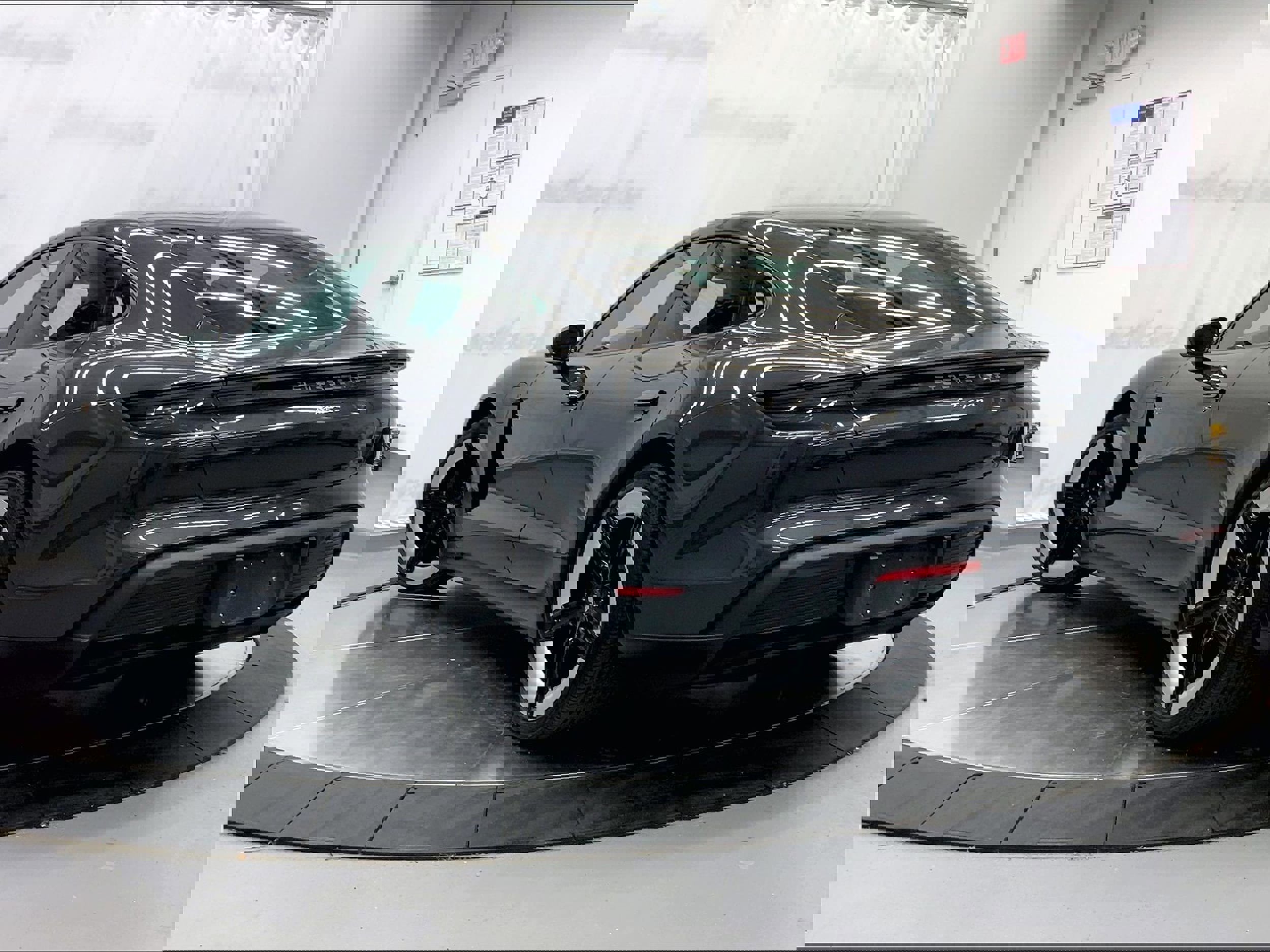 Used 2025 Porsche Taycan image 3