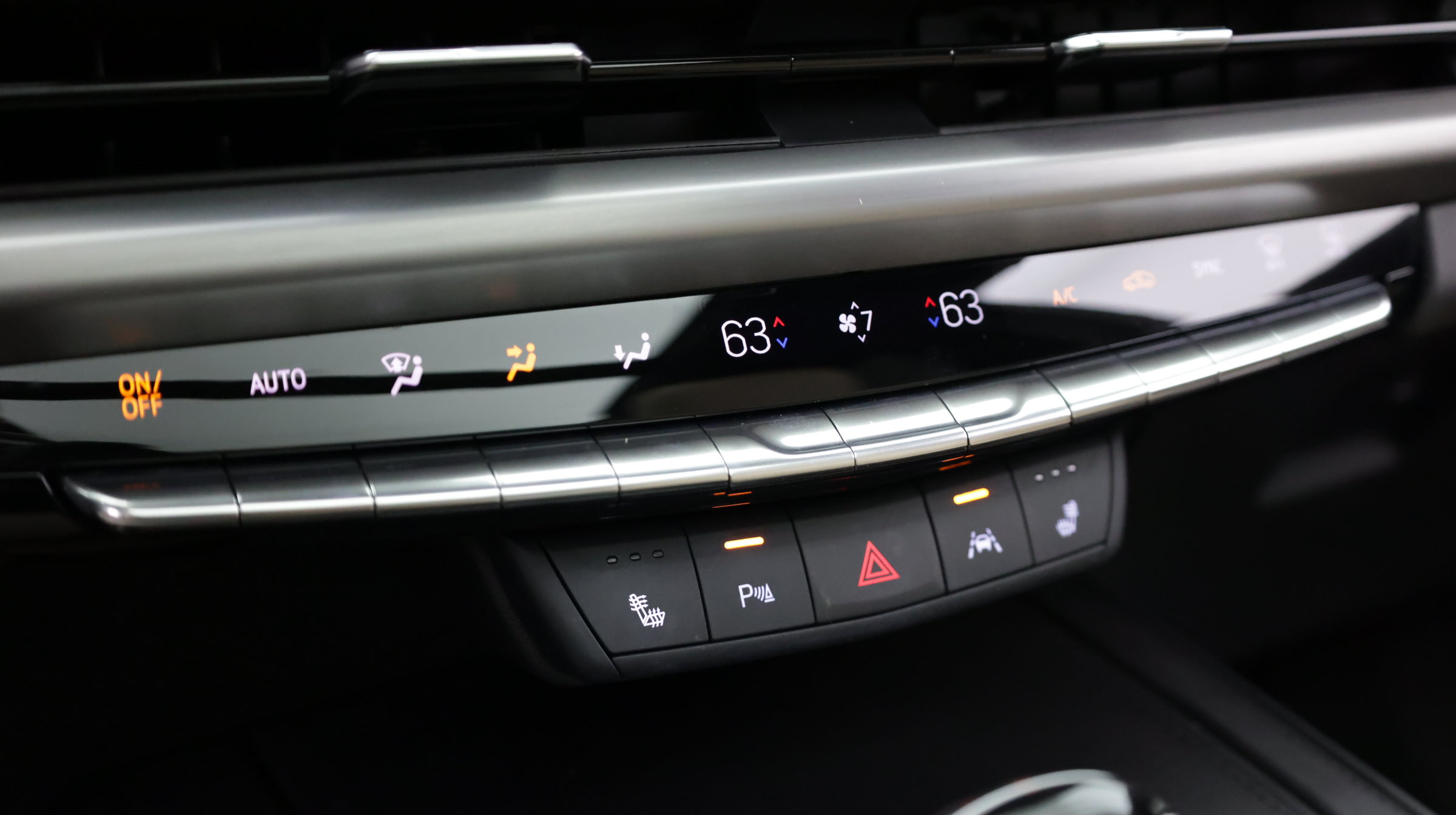 Used 2025 Cadillac XT4 Premium Luxury w/ Cold Weather Package FWD image 19