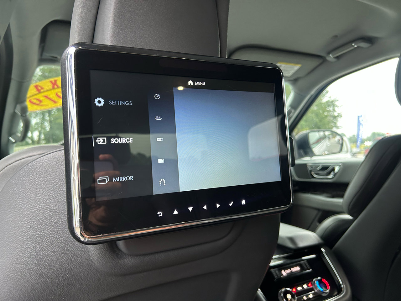 Used 2019 Lincoln Navigator Select image 26