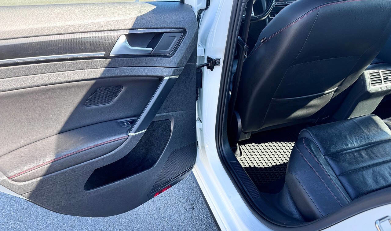 Used 2017 Volkswagen GTI Autobahn FWD image 5
