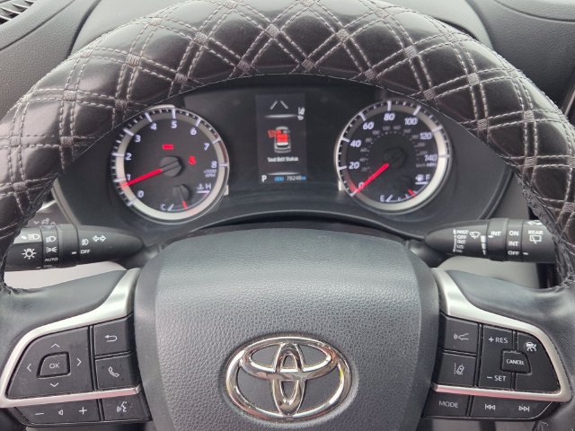 Used 2022 Toyota Highlander LE AWD/4WD image 23