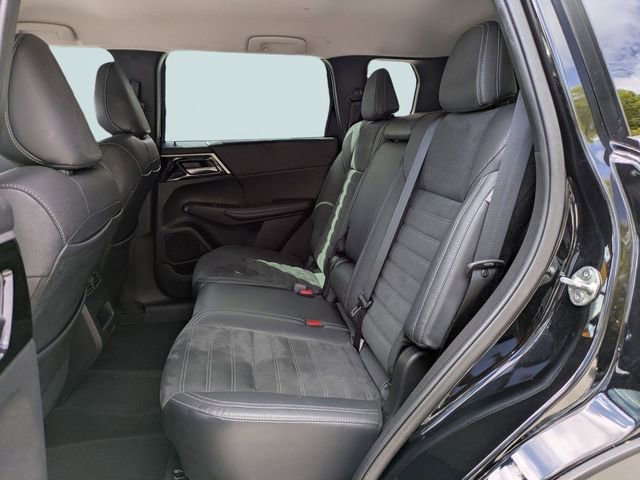 Used 2022 Mitsubishi Outlander SE image 15