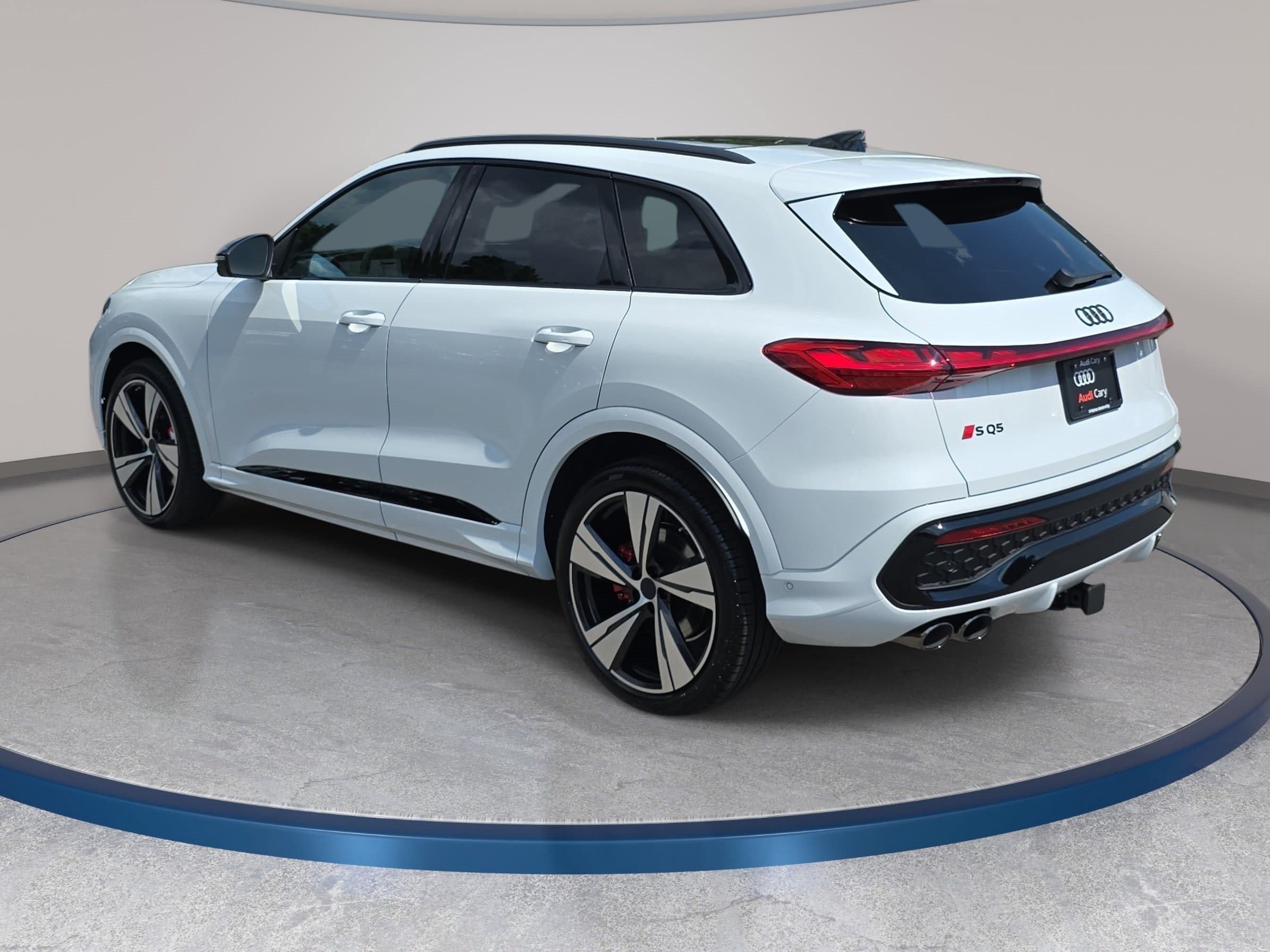 New 2026 Audi SQ5 Prestige AWD/4WD image 7