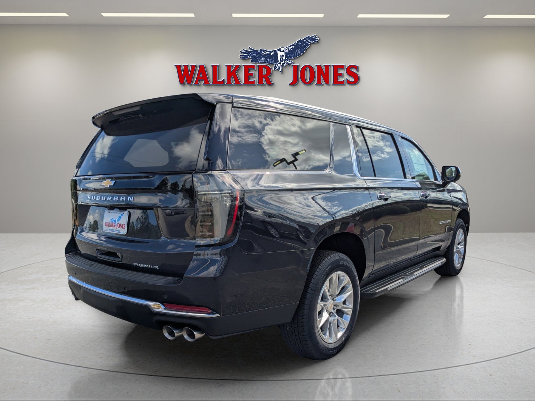 New 2025 Chevrolet Suburban Premier image 4
