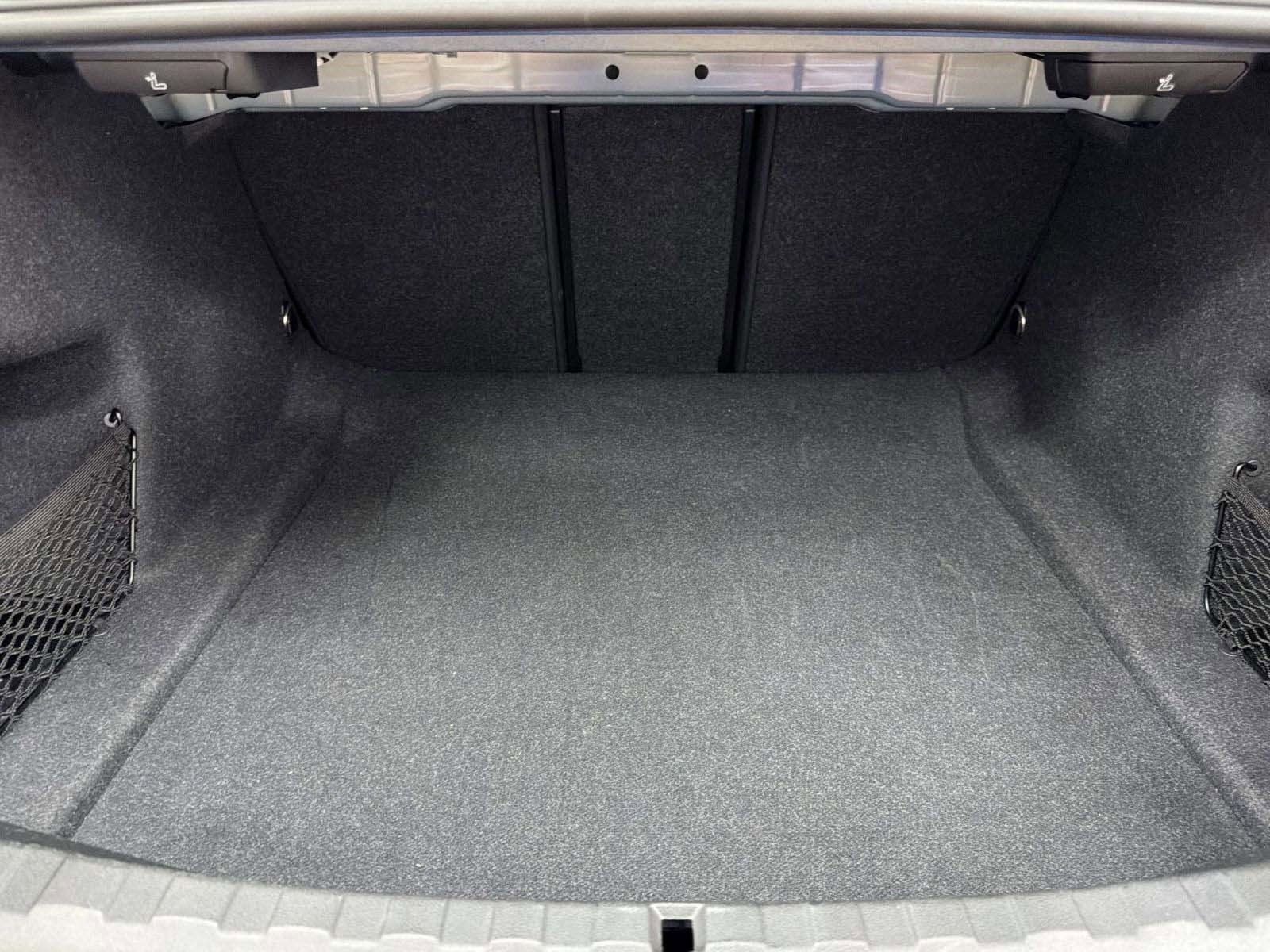 Used 2020 BMW 330i Sedan w/ M Sport Package image 31