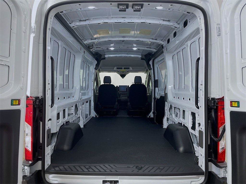 New 2026 Ford Transit 250 148 Medium Roof Extended AWD image 5
