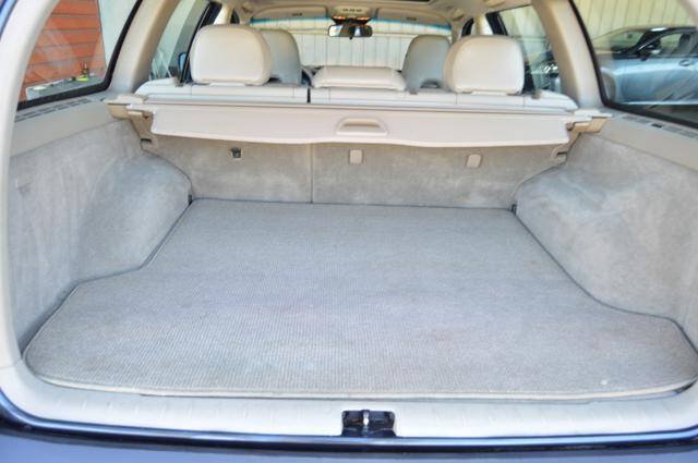 Used 2005 Volvo XC70 AWD/4WD image 35