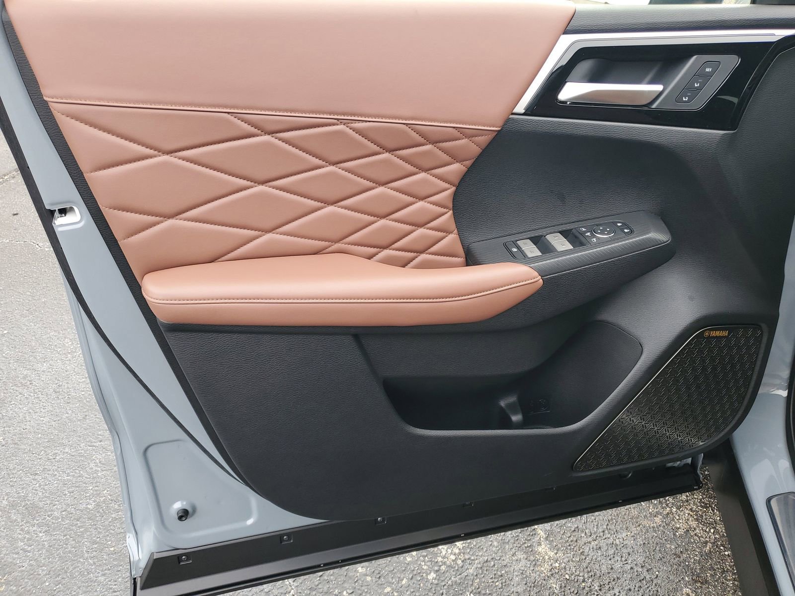 New 2026 Mitsubishi Outlander SEL image 8