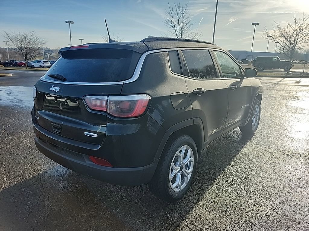 New 2026 Jeep Compass Latitude image 3