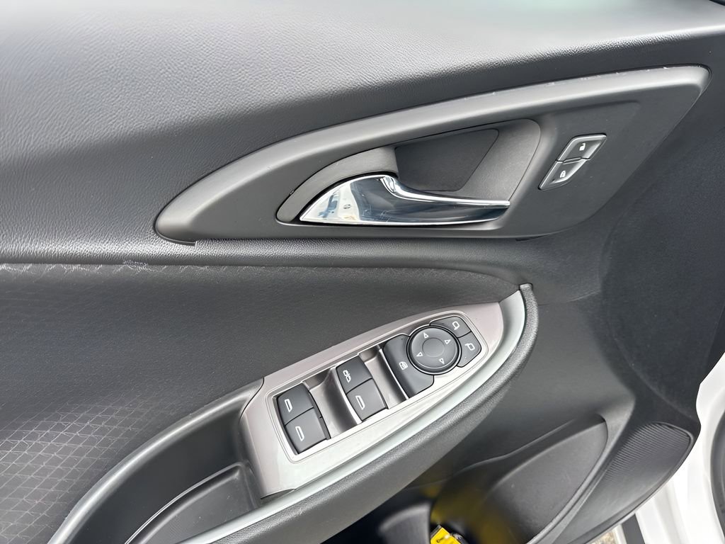Used 2024 Chevrolet Malibu LT image 25