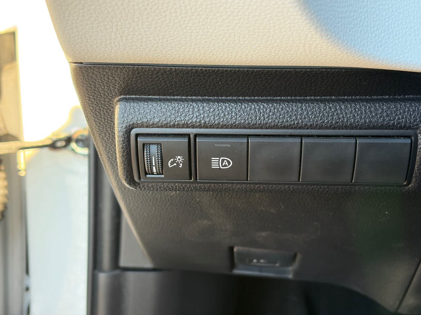 Used 2022 Toyota Corolla SE FWD image 18