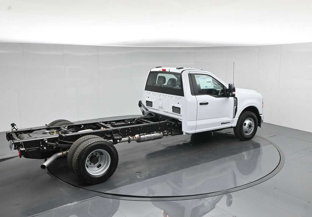 New 2026 Ford F350 XL w/ XL Chrome Package RWD image 32