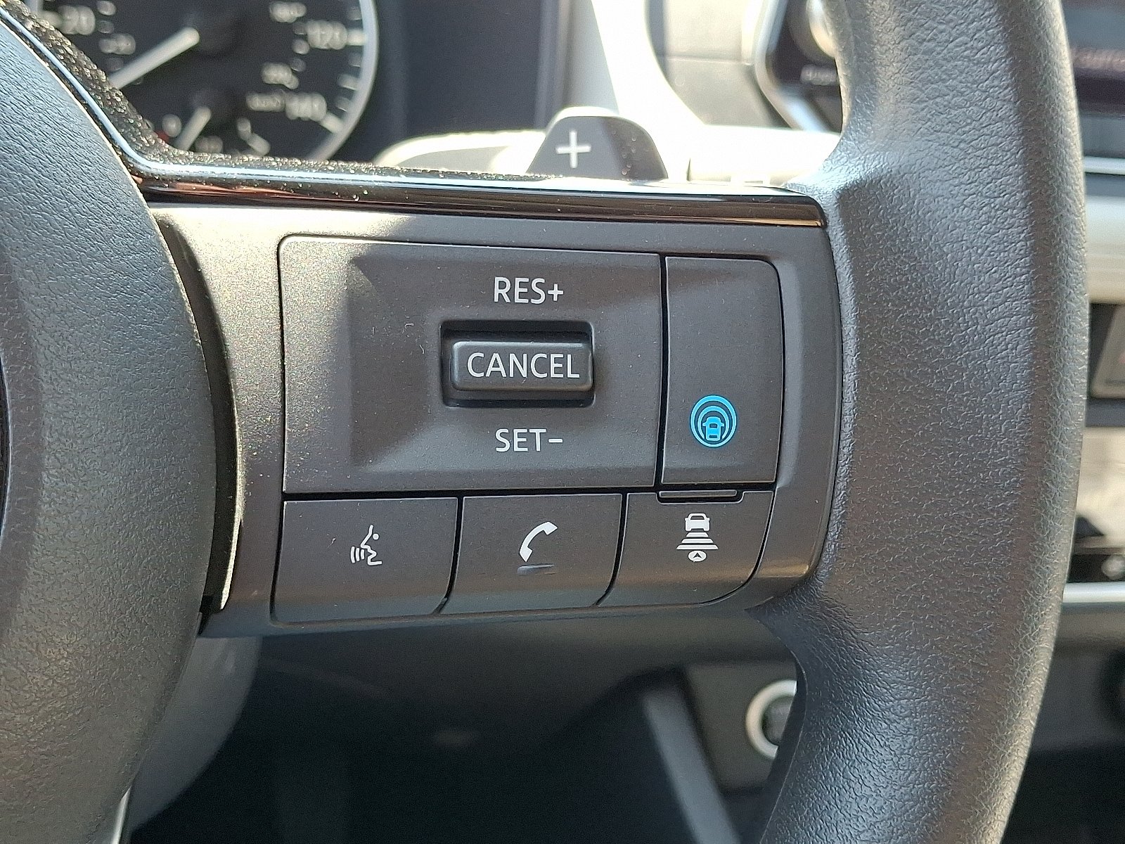 Used 2023 Nissan Rogue SV AWD/4WD image 24