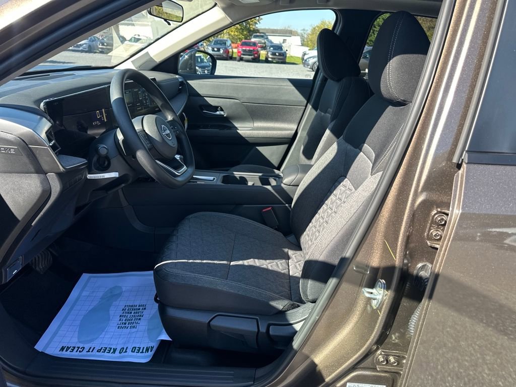 New 2026 Nissan Kicks SV w/ SV Premium Package image 9