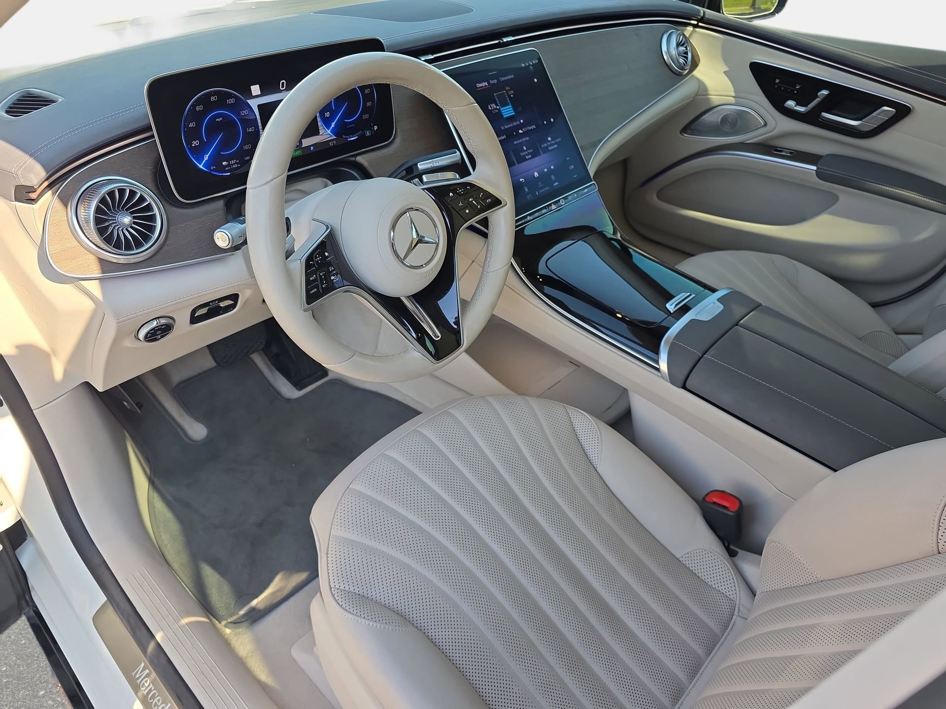 Used 2022 Mercedes-Benz EQS 450+ Sedan image 16