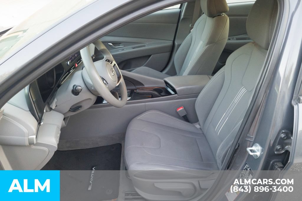Used 2023 Hyundai Elantra SEL FWD image 15