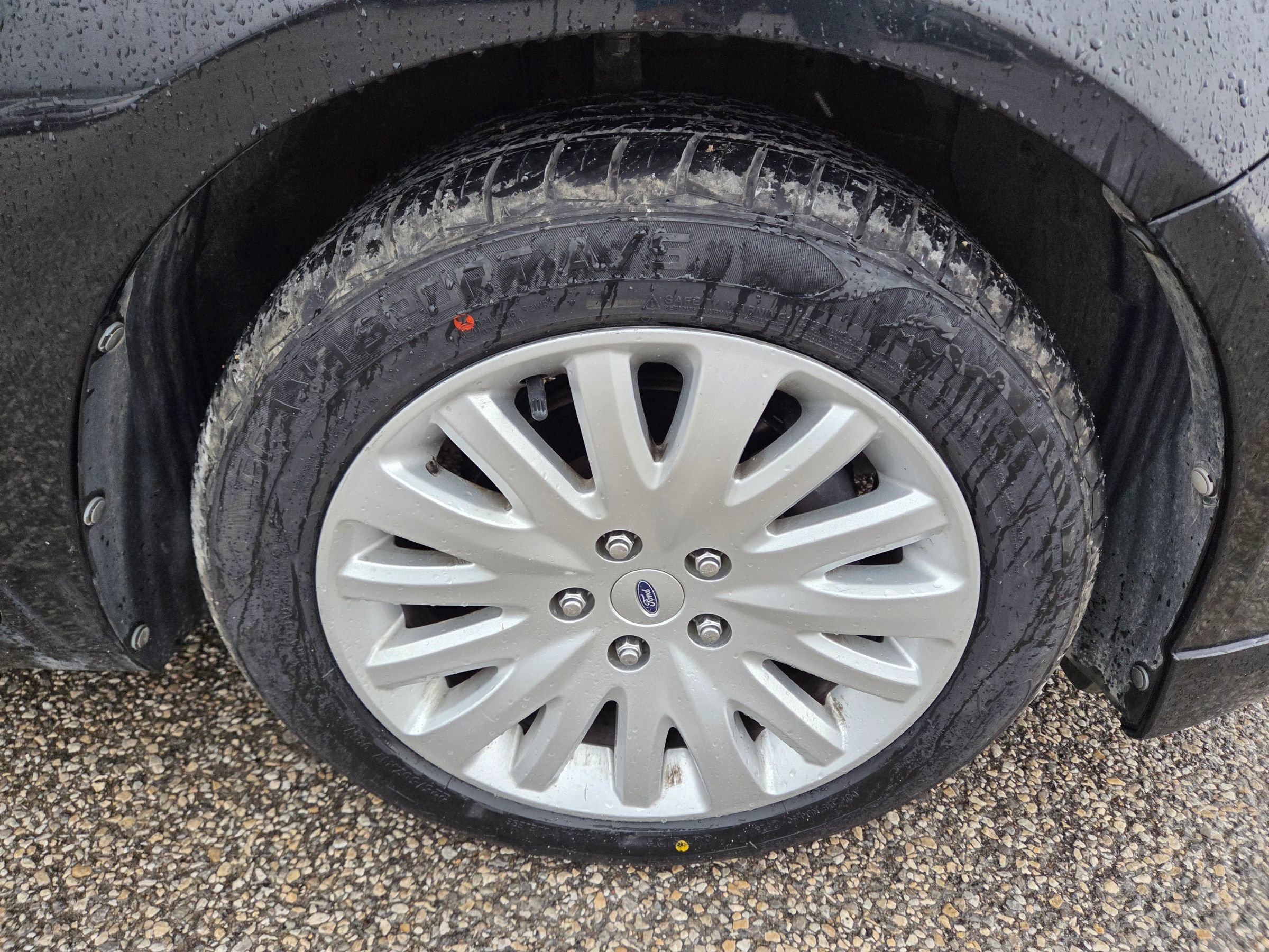 Used 2011 Ford Fusion Hybrid FWD image 12