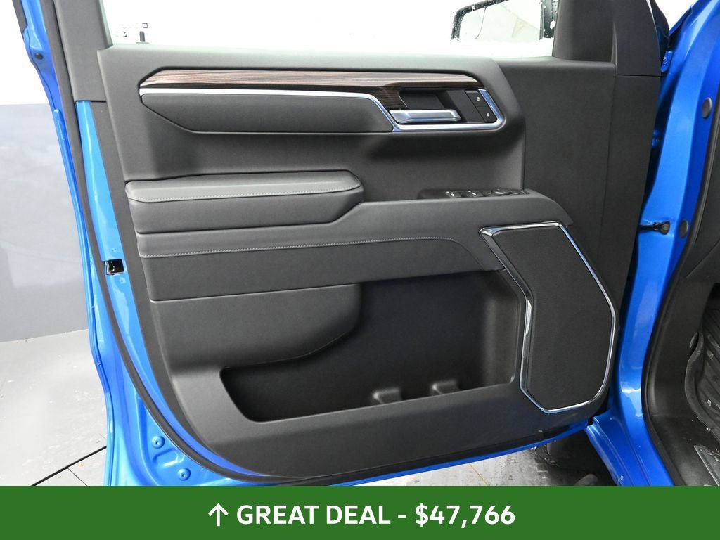 Used 2025 Chevrolet Silverado 1500 LT Trail Boss w/ LPO, Dark Essentials Package image 21