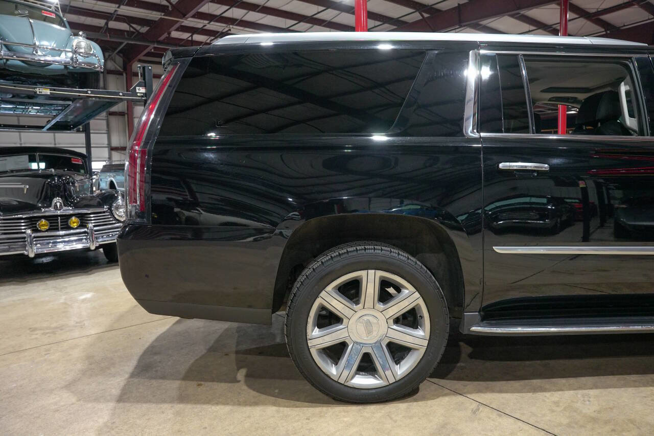 Used 2018 Cadillac Escalade ESV Luxury AWD/4WD image 8