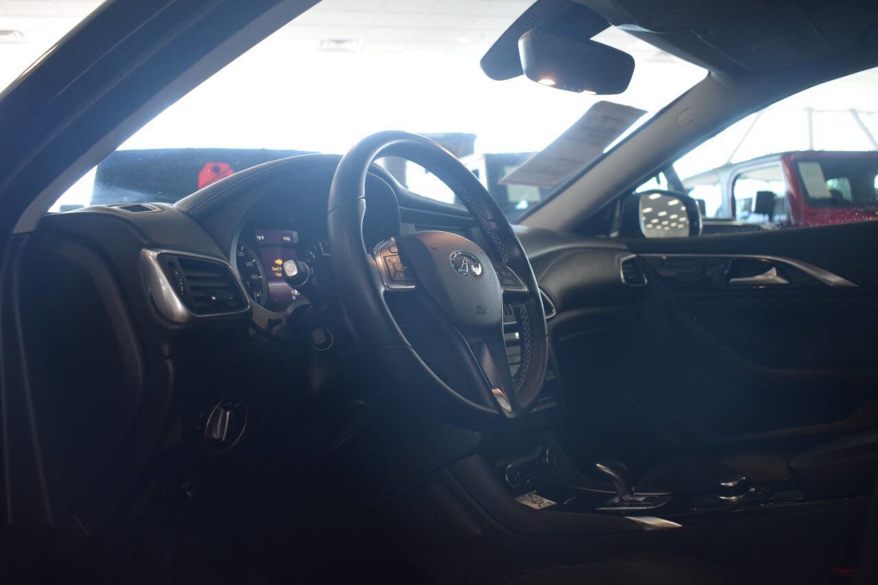 Used 2018 INFINITI QX30 Premium w/ Navigation Package image 33