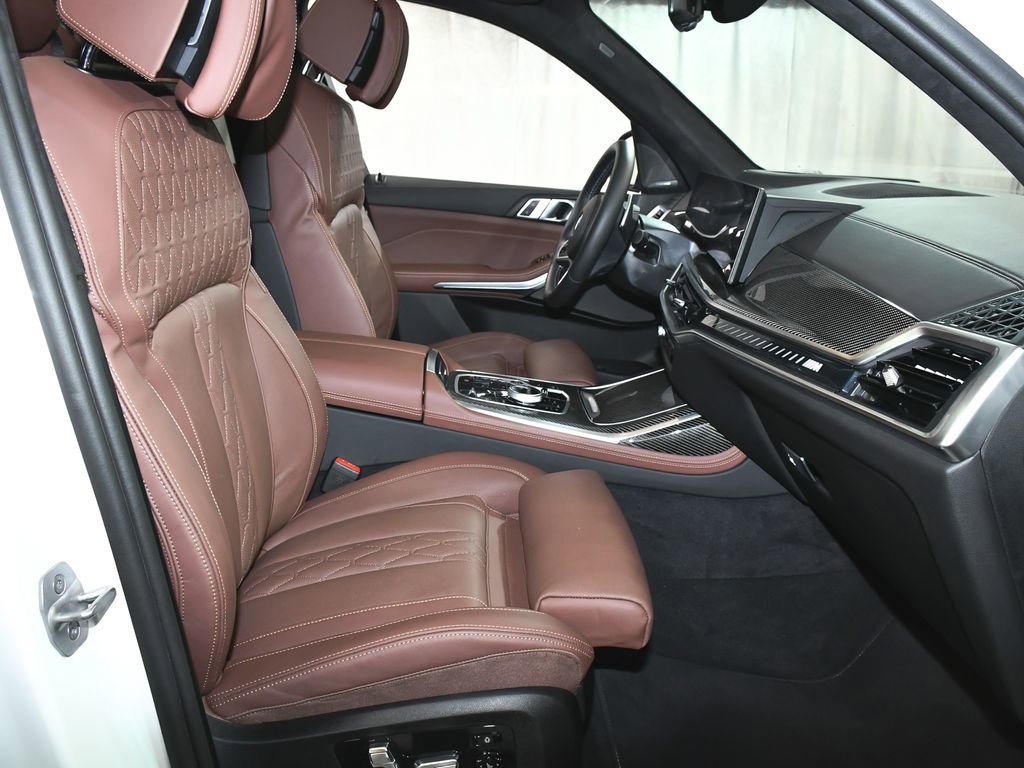 Used 2026 BMW X7 M60i image 64