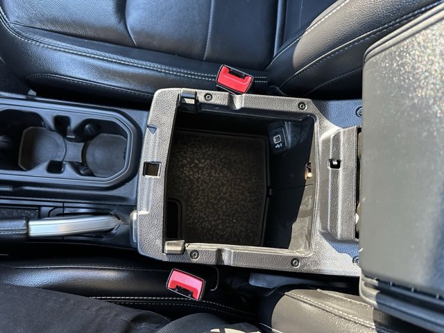 Used 2020 Jeep Wrangler Unlimited Sahara image 32