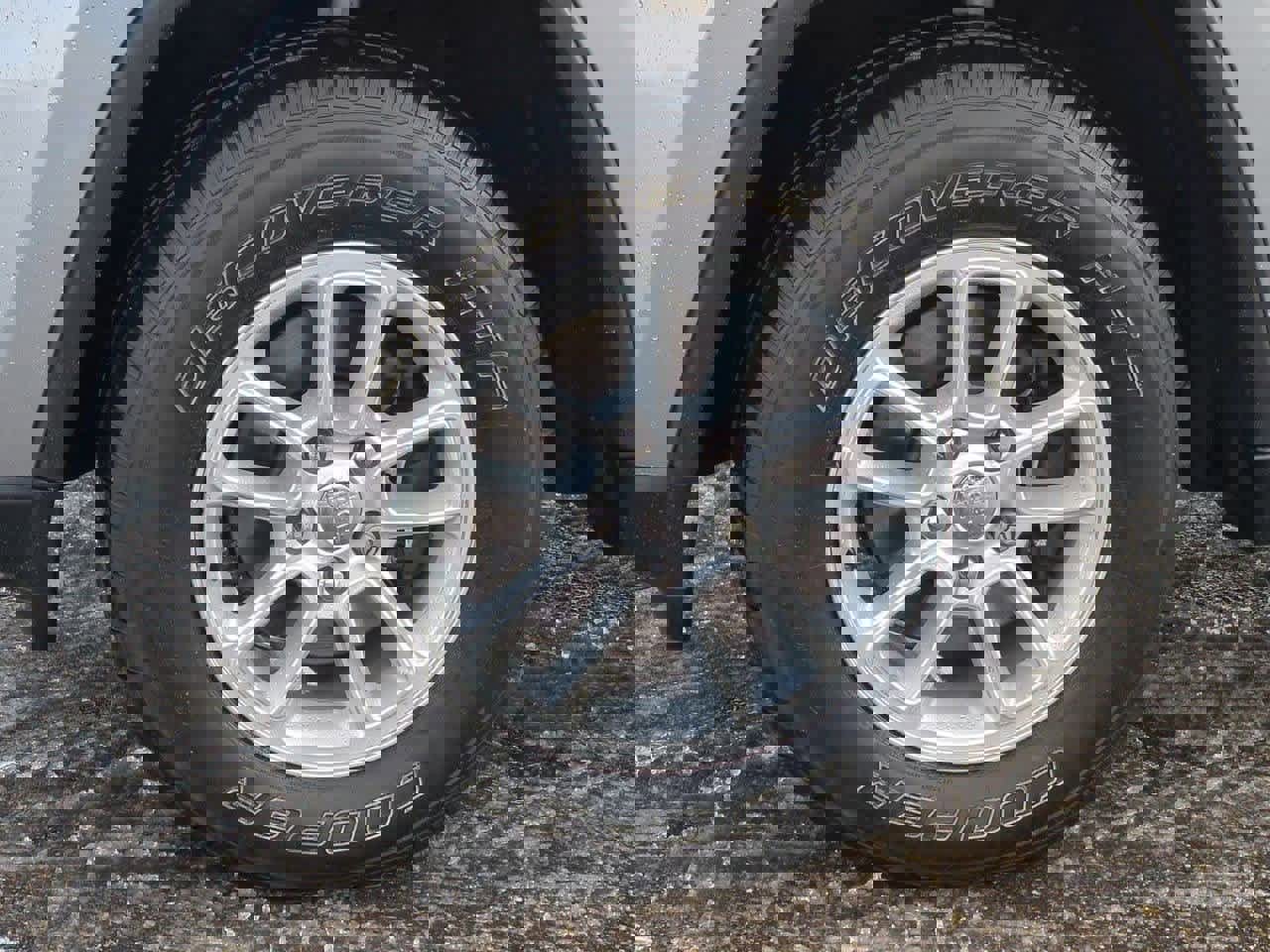 Used 2020 Jeep Grand Cherokee Laredo w/ Security & Convenience Group image 13