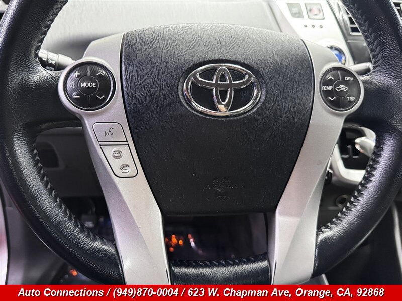 Used 2014 Toyota Prius V Five FWD image 13