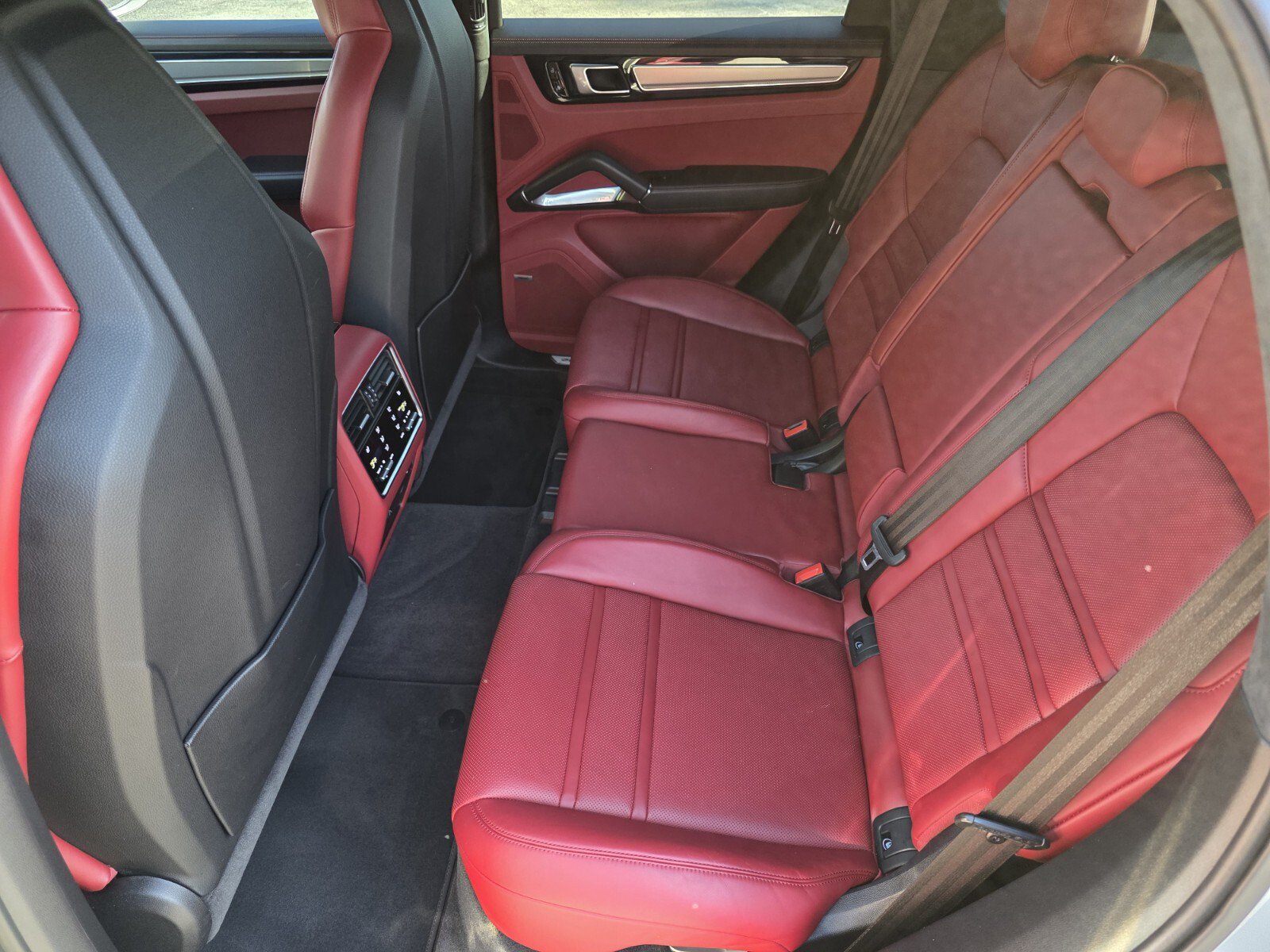 Used 2021 Porsche Cayenne Turbo S AWD/4WD image 13