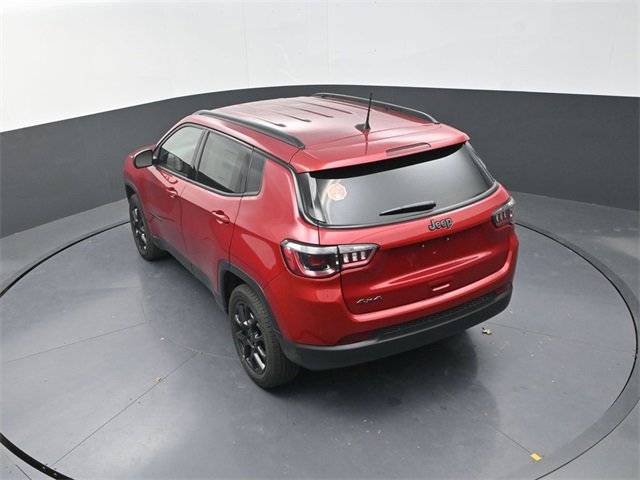 New 2026 Jeep Compass Latitude image 13