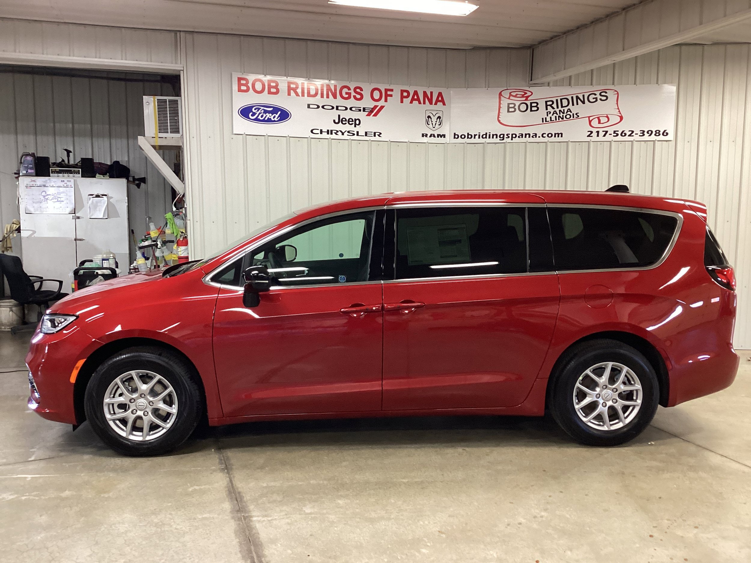 New 2026 Chrysler Pacifica Select FWD image 2
