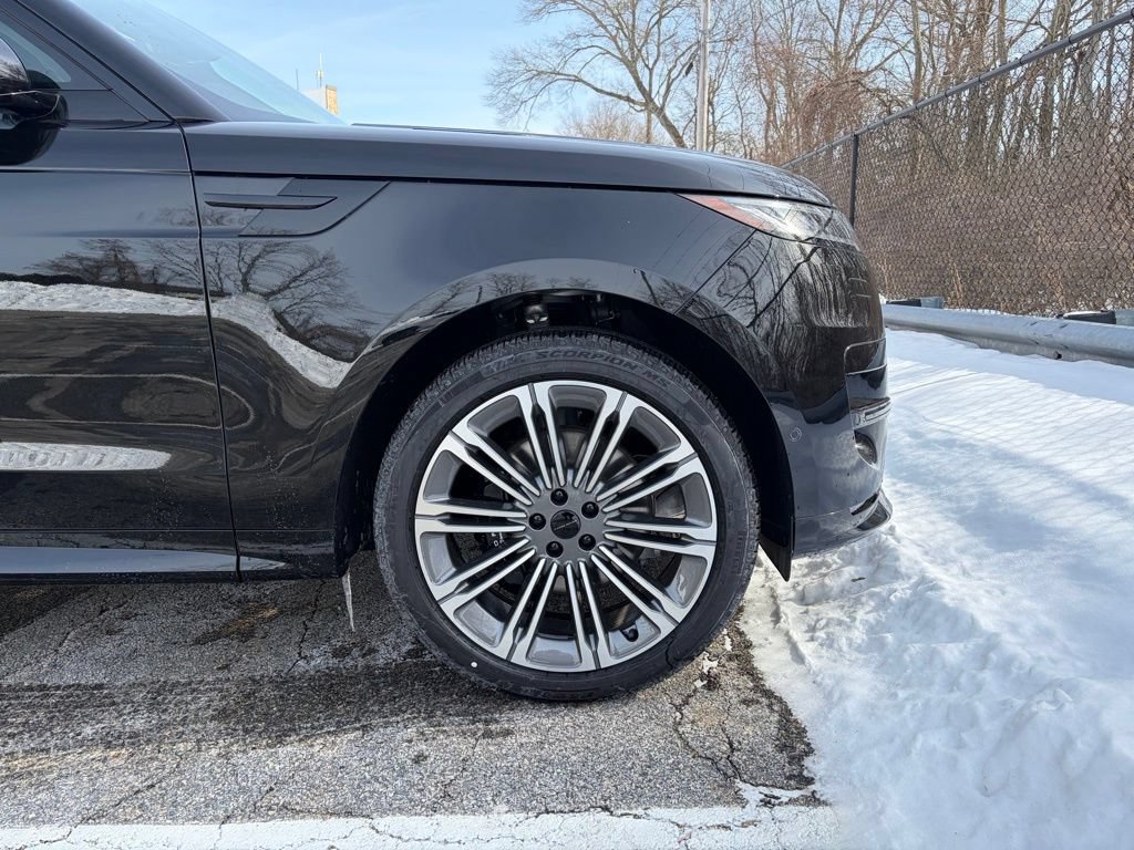 New 2026 Land Rover Range Rover Sport Dynamic SE AWD/4WD image 9