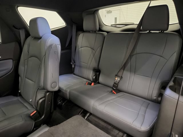 Used 2023 Buick Enclave Essence AWD/4WD image 24