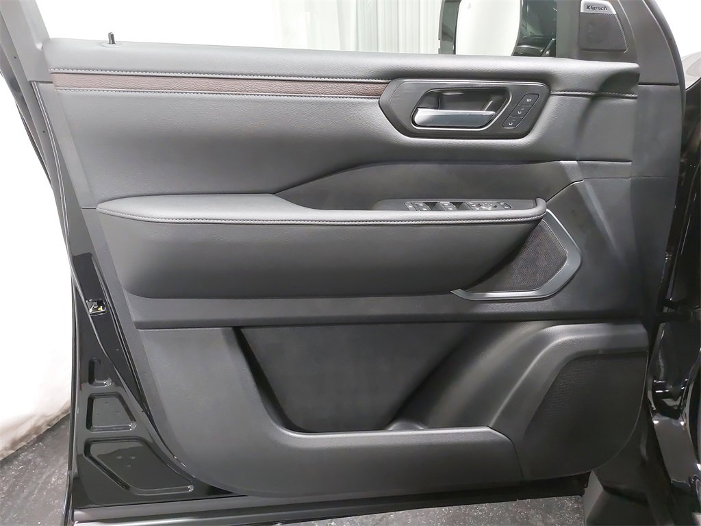 New 2026 Nissan Armada Platinum image 30