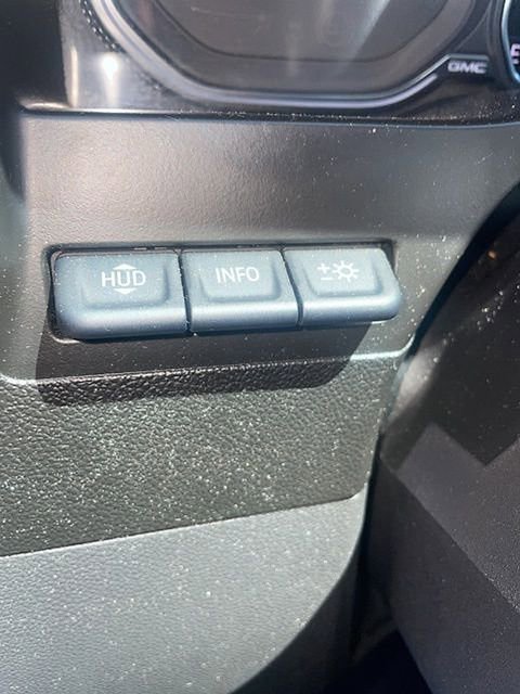 Used 2021 GMC Sierra 1500 AT4 w/ AT4 Value Package AWD/4WD image 10