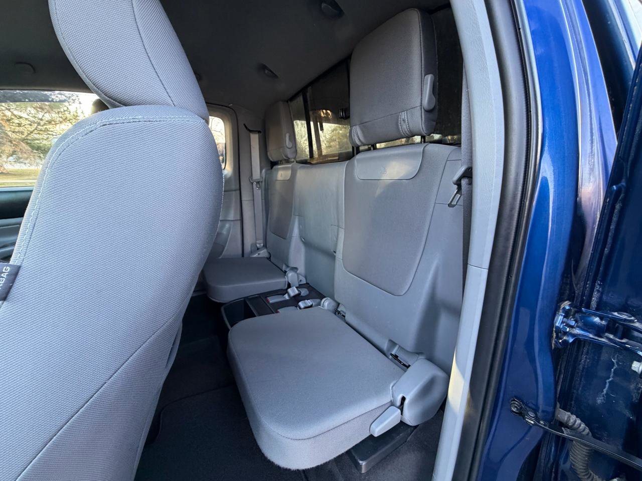 Used 2015 Toyota Tacoma 4x4 Access Cab V6 w/ TRD Sport Package image 16