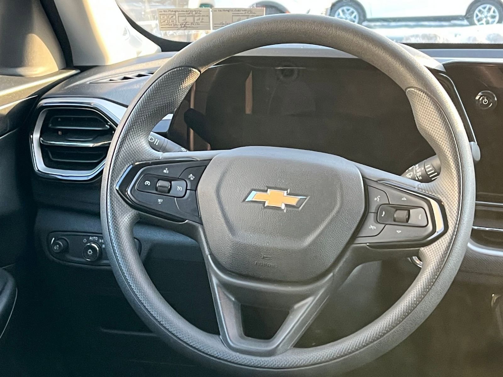 Used 2025 Chevrolet TrailBlazer LT FWD image 27
