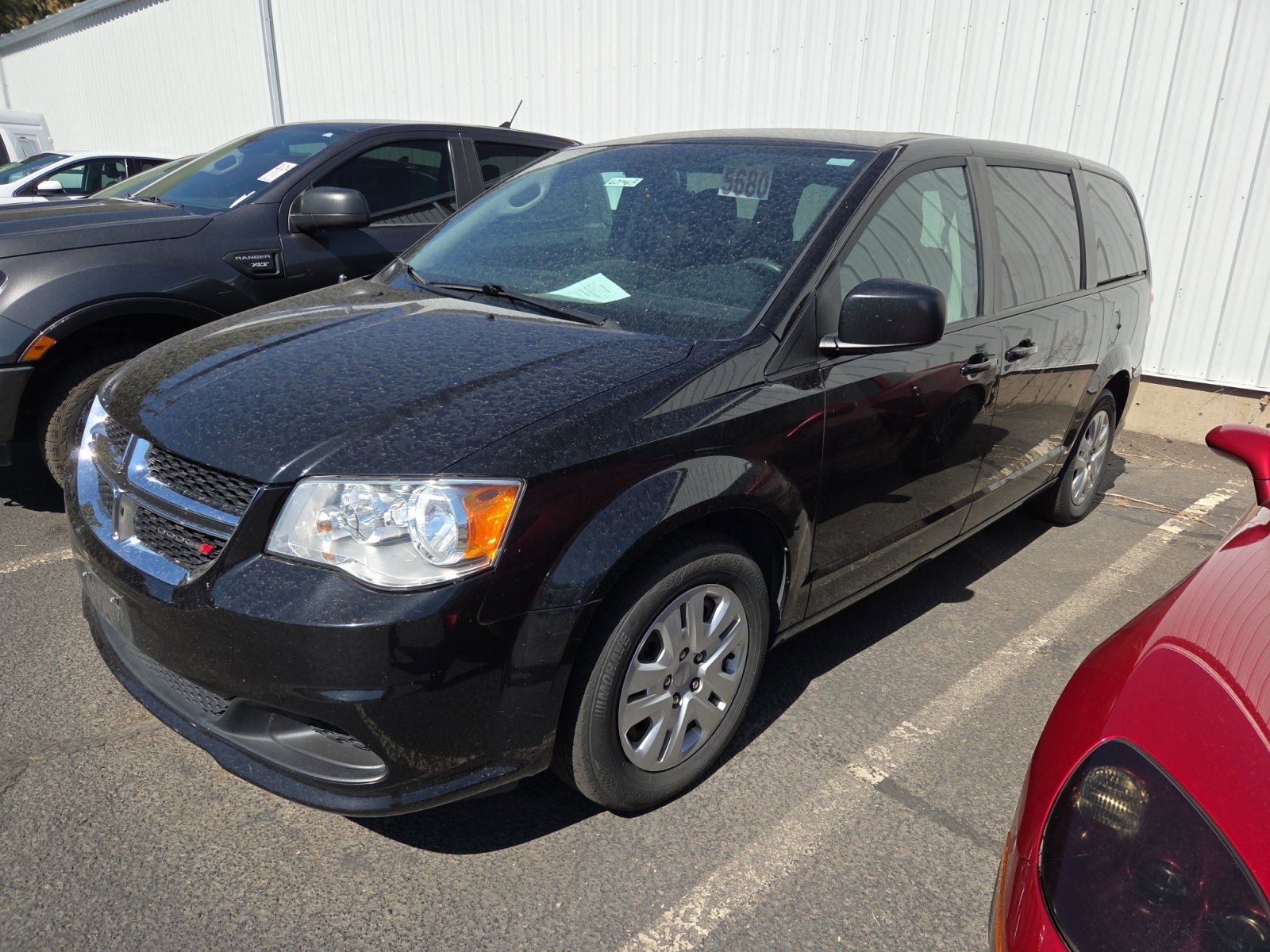 Used 2018 Dodge Grand Caravan SE w/ UConnect Hands-Free Group