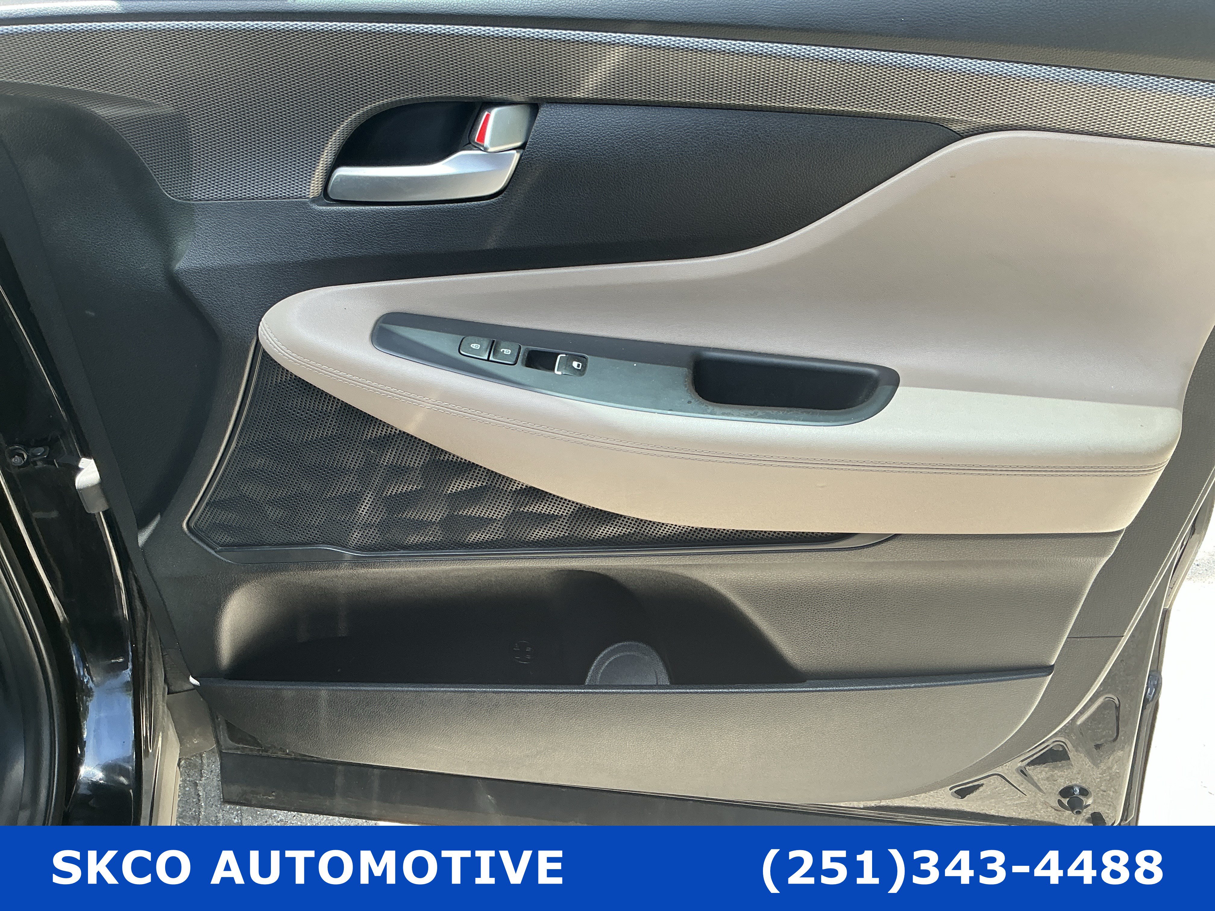 Used 2020 Hyundai Santa Fe SE FWD image 12