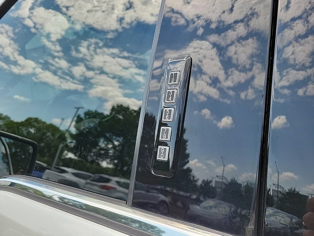 Used 2021 Ford F150 Lariat w/ Max Trailer Tow Package AWD/4WD image 12