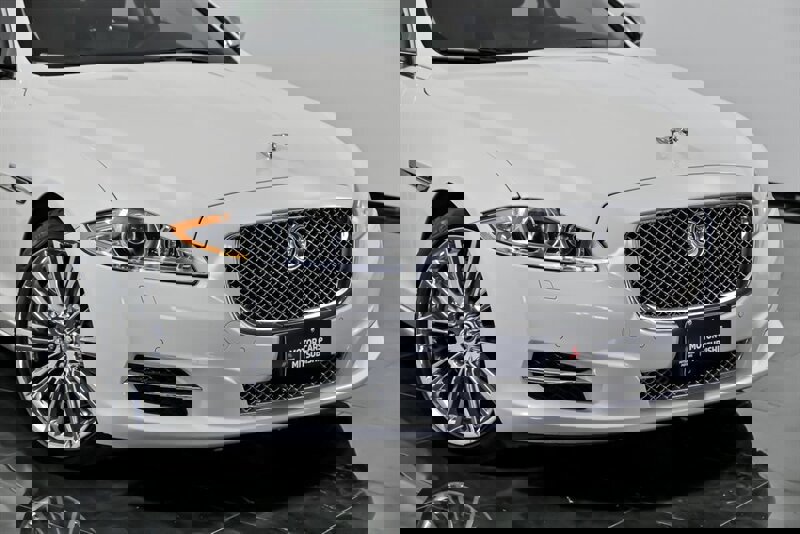 Used 2011 Jaguar XJ L Supercharged image 2