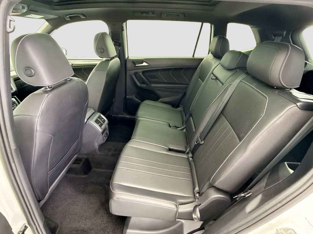 Used 2023 Volkswagen Tiguan SE R-Line FWD image 19