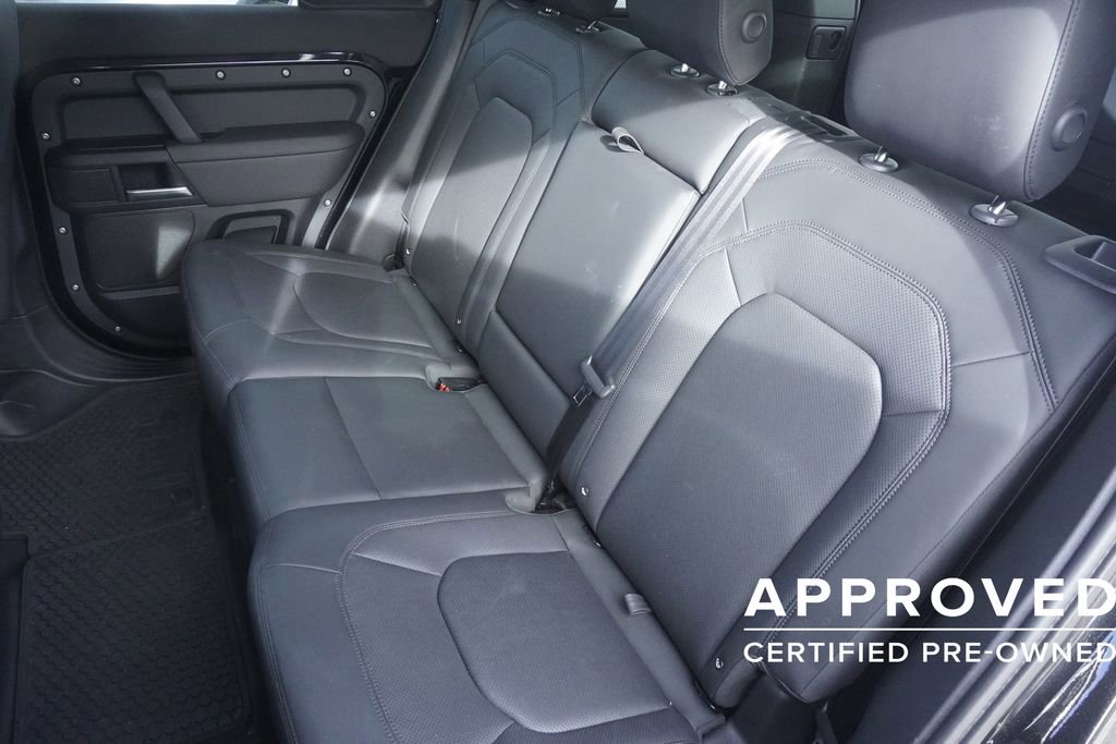 Used 2025 Land Rover Defender 110 S image 30