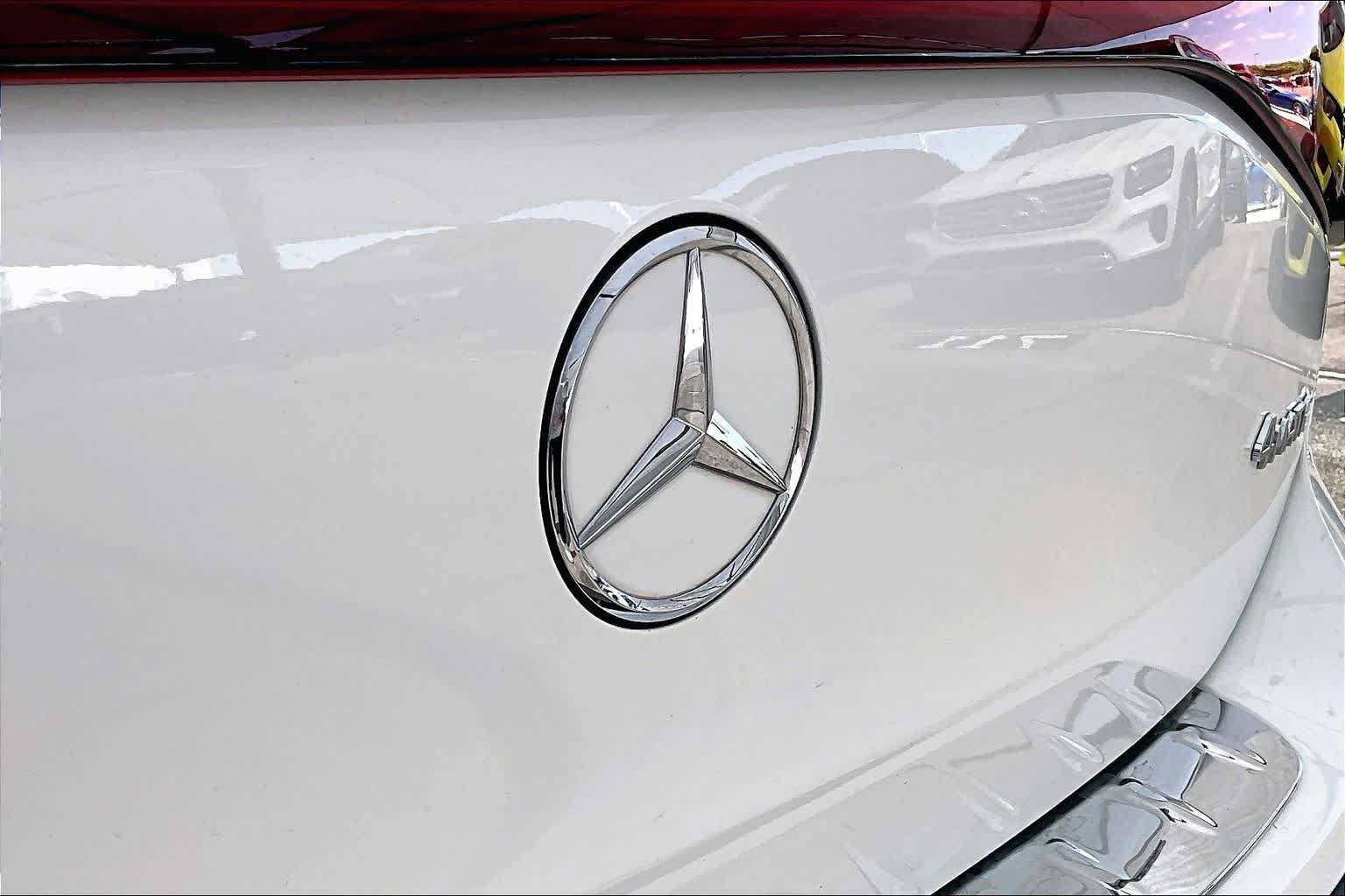Certified 2023 Mercedes-Benz EQB 300 4MATIC w/ Exclusive Package image 9