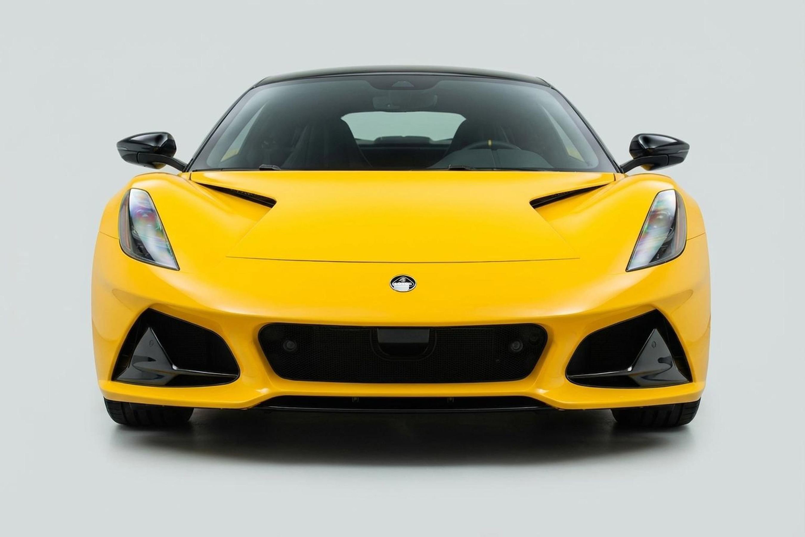 New 2026 Lotus Emira SE image 9