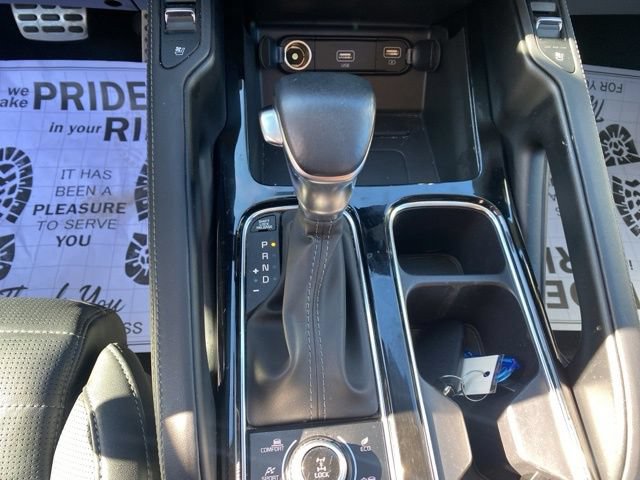 Used 2022 Kia Telluride SX w/ SX Prestige Package AWD/4WD image 17